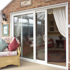 Sliding patio door in white uPVC