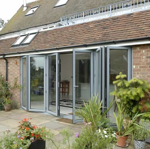 What’s the difference between top hung and bottom hung bifold doors?