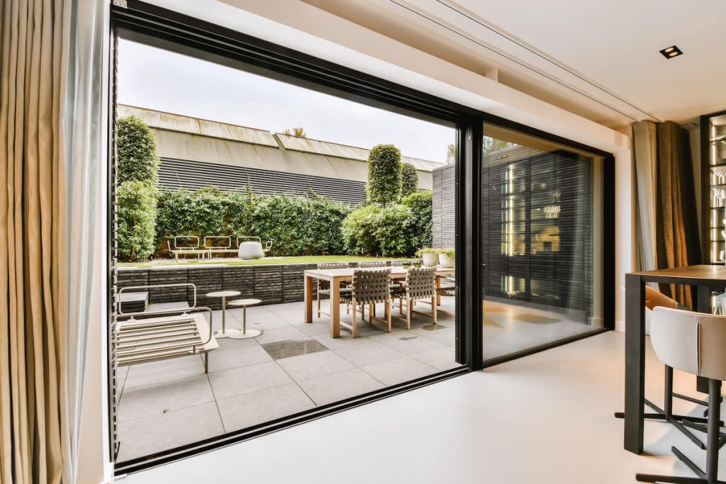 Aluminium black sliding doors