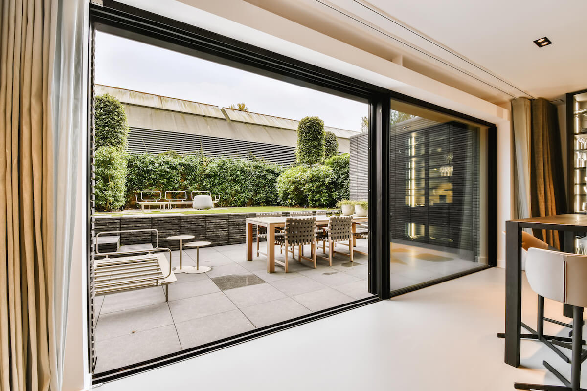 Aluminium black sliding doors